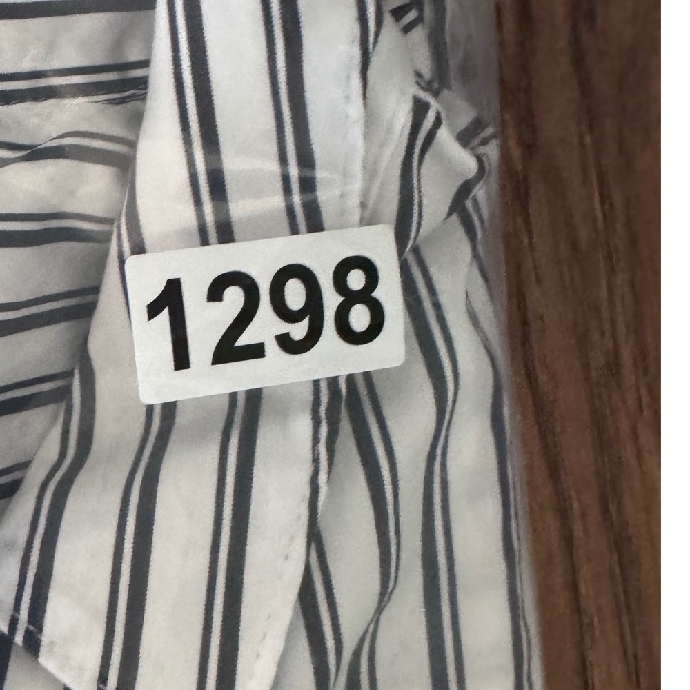 Chicos Striped Bell Sleeve Blouse Black White Poplin Top Size 4 US 20 Cotton - Picture 10 of 10